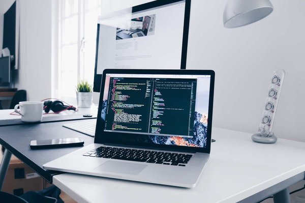 Les outils numériques pour les entrepreneurs : Les applications et les logiciels essentiels